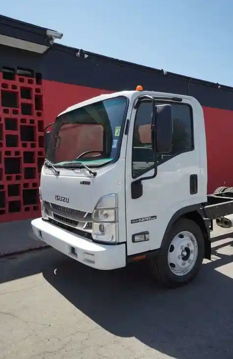2024 Isuzu NRR photo 2