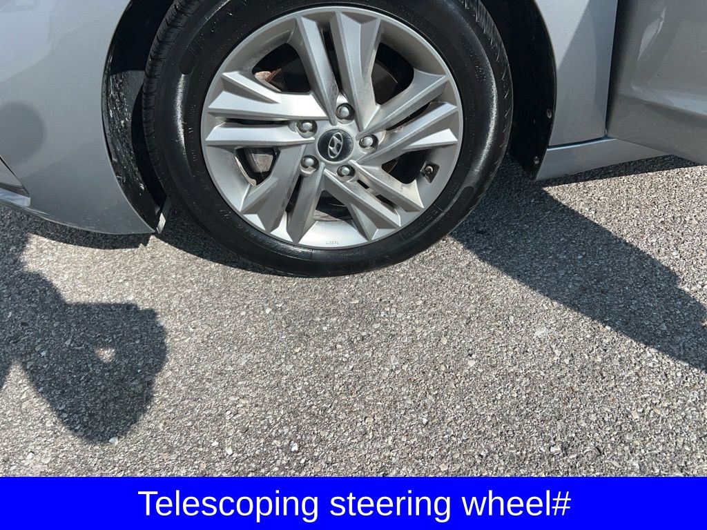 2020 Hyundai Elantra SEL photo 11