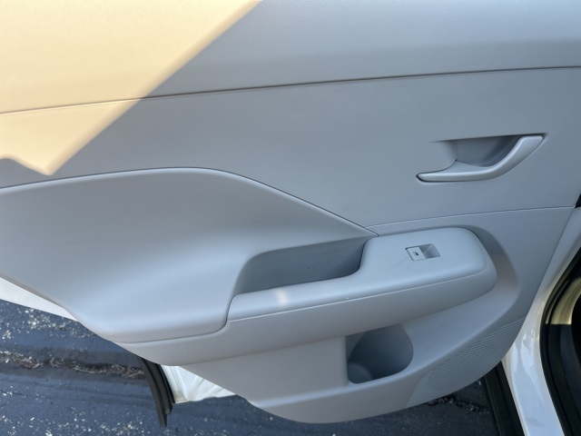 2025 Hyundai Kona SEL photo 10