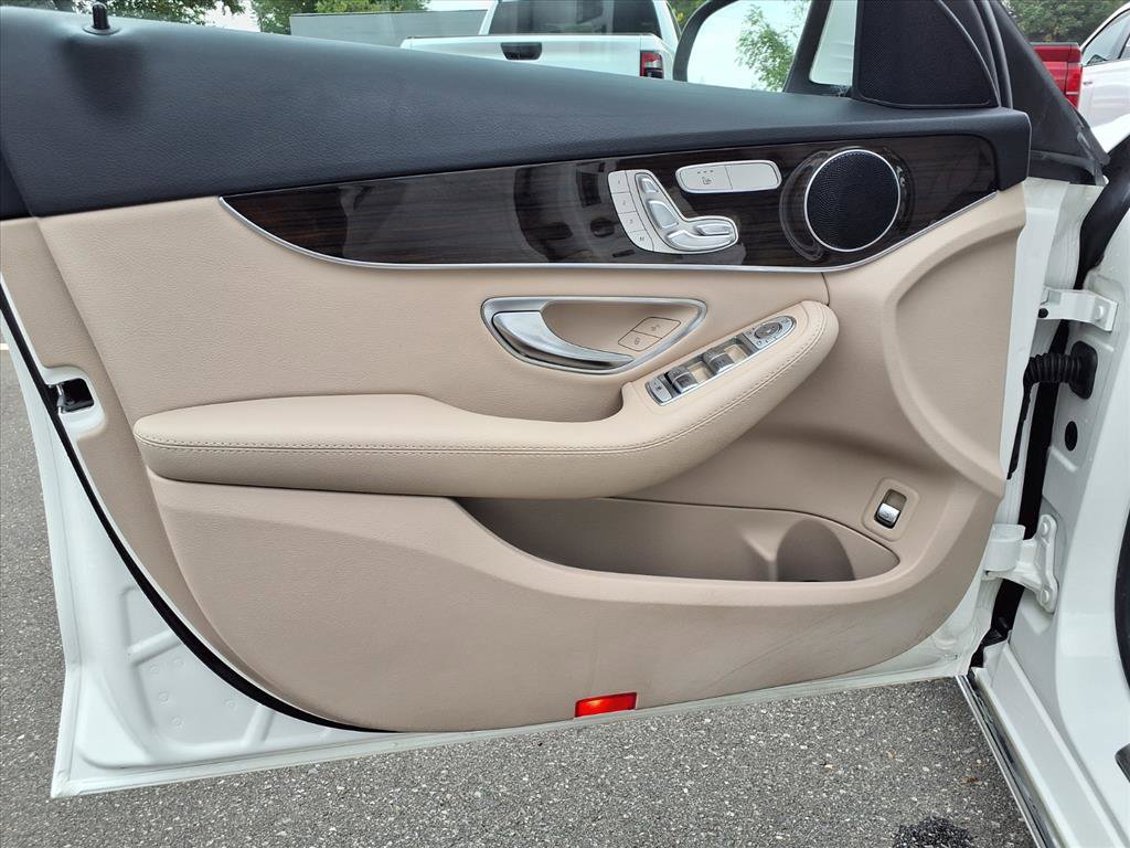 2018 Mercedes Benz C 300 photo 4