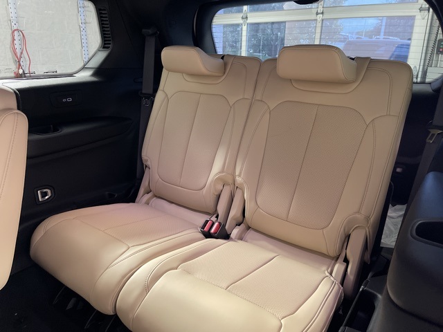 2025 Jeep Grand Cherokee Limited photo 17