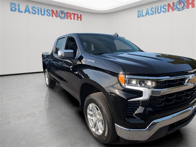 2022 Chevrolet Silverado 1500 LT photo 3