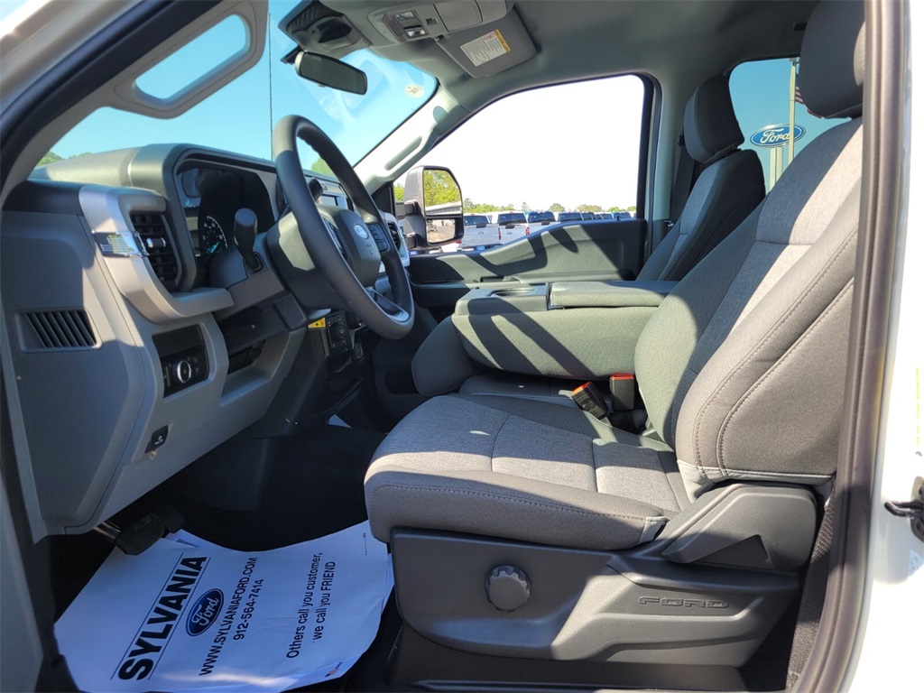 2025 Ford F-350 XL photo 4