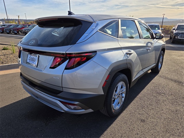 2026 Hyundai Tucson SE photo 3