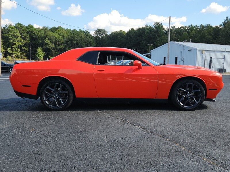 2021 Dodge Challenger SXT photo 2