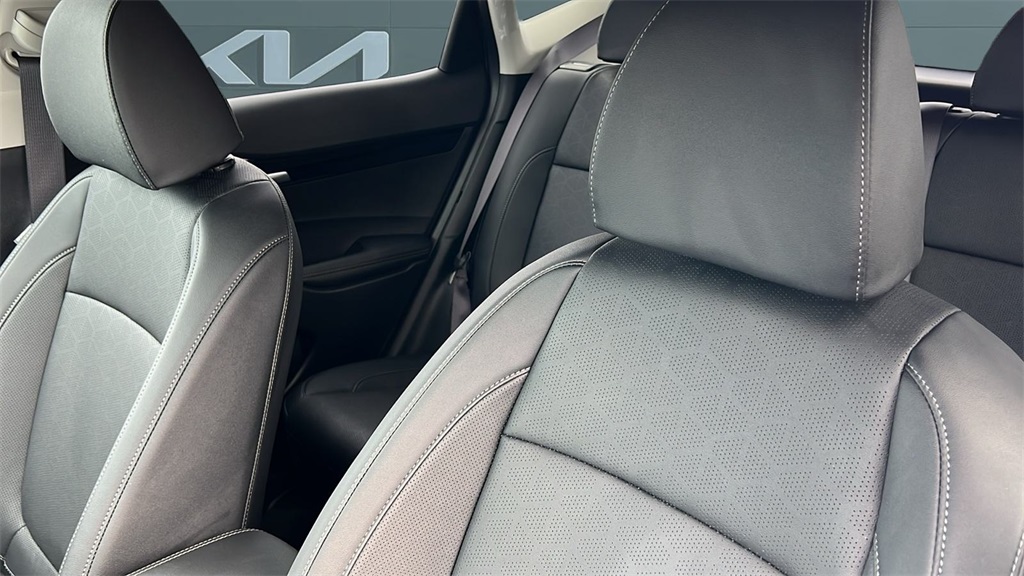 2026 Kia Seltos EX photo 10