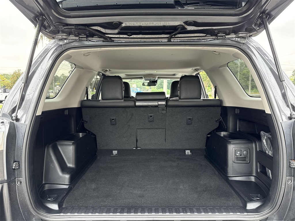 2022 Toyota 4Runner SR5 Premium photo 32
