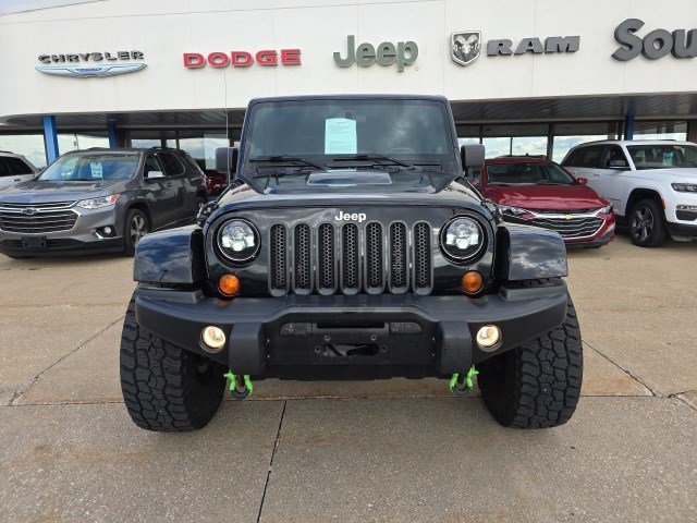 2012 Jeep Wrangler Unlimited Call of Duty: MW3 Edition photo 2