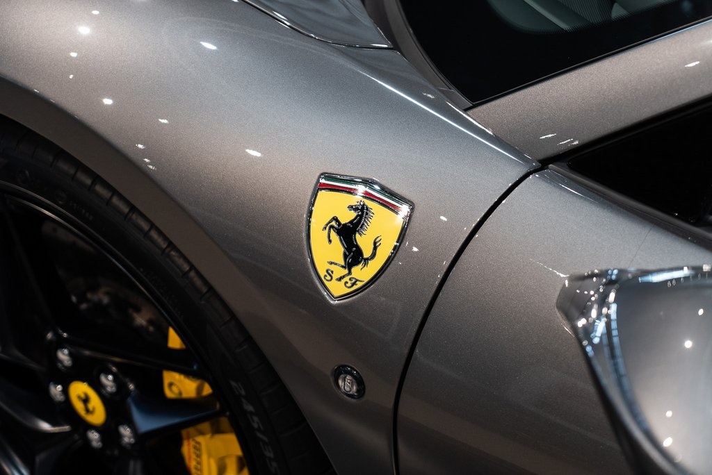 2022 Ferrari F8 Spider Base photo 12