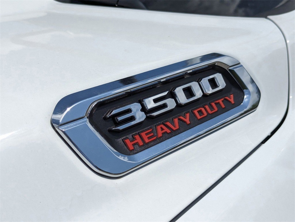 2024 Ram 3500 Tradesman photo 3