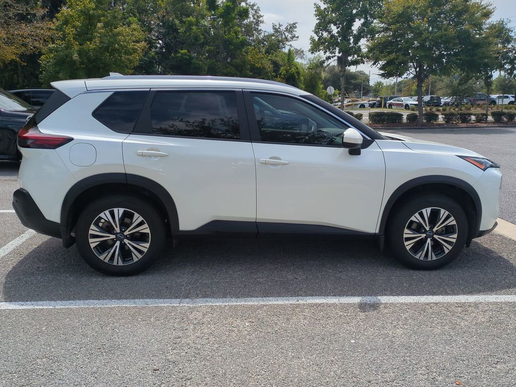 2023 Nissan Rogue SV photo 2