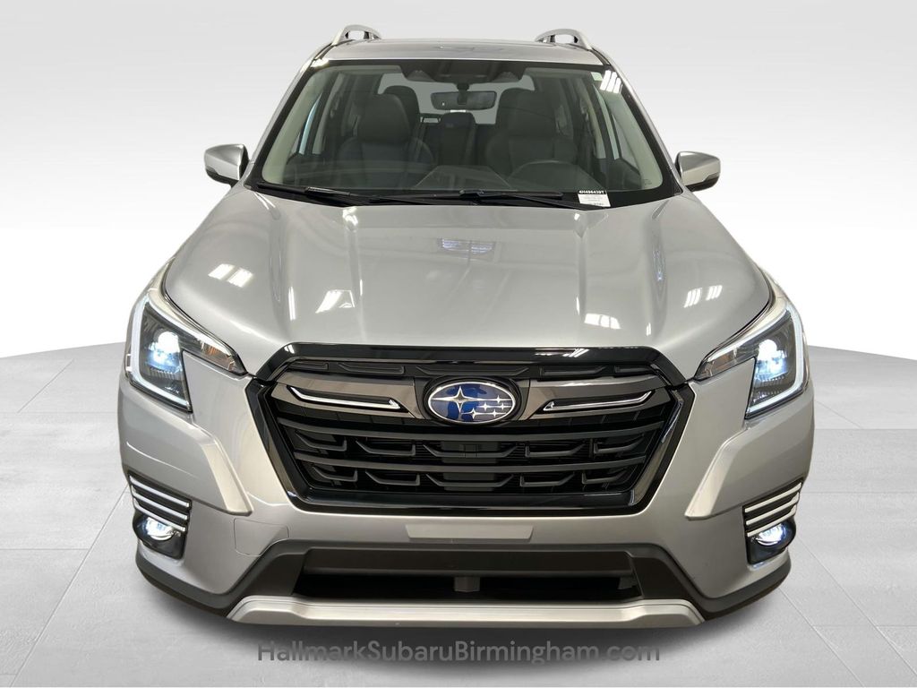 2023 Subaru Forester Touring photo 6