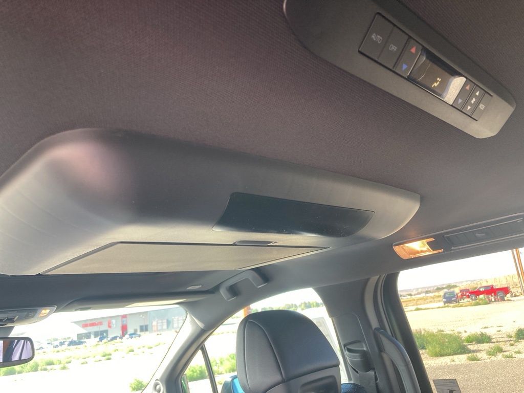 2025 Toyota Sienna Woodland Edition photo 27