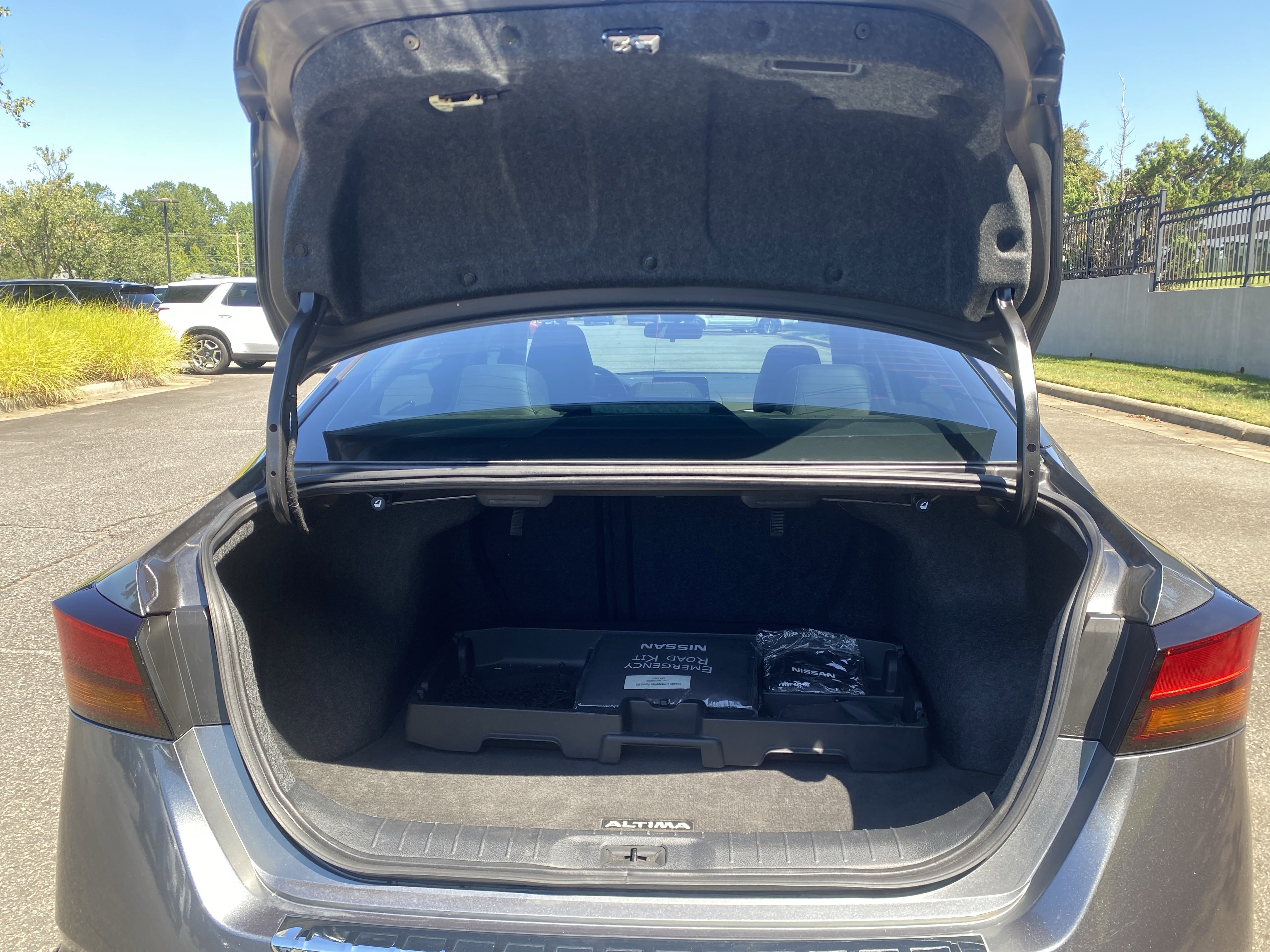 2021 Nissan Altima 2.5 SR photo 18