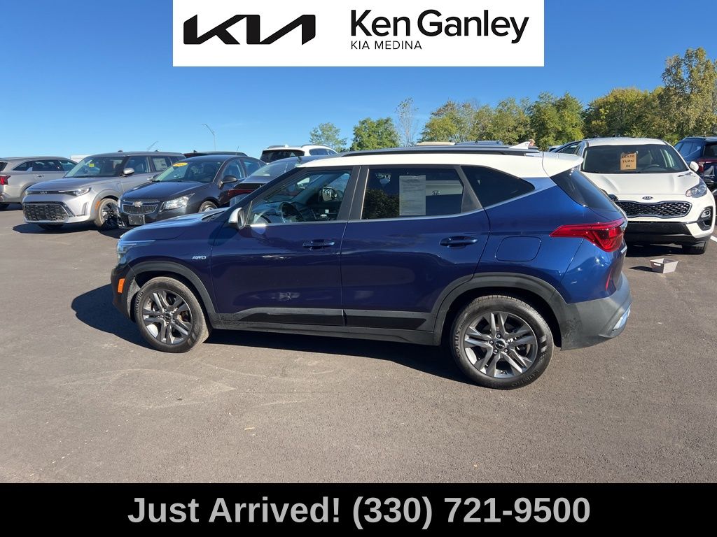 2023 Kia Seltos S Nightfall Edition photo 3