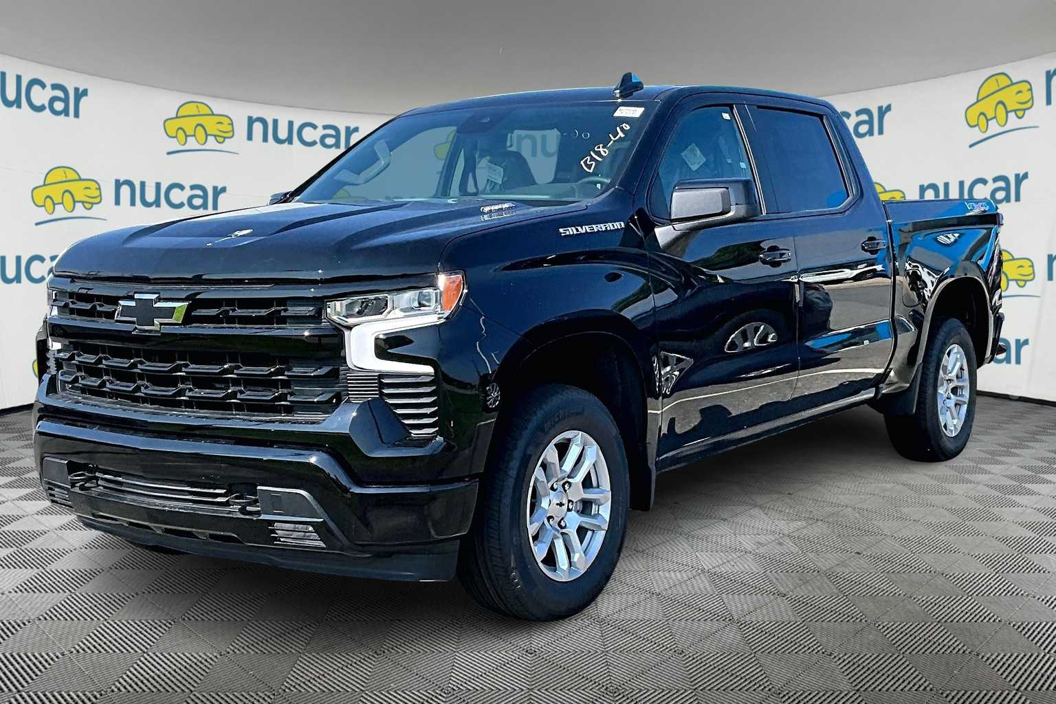 2025 Chevrolet Silverado 1500 RST photo 3