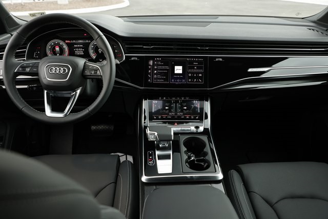 2025 Audi Q7 55 Prestige photo 26