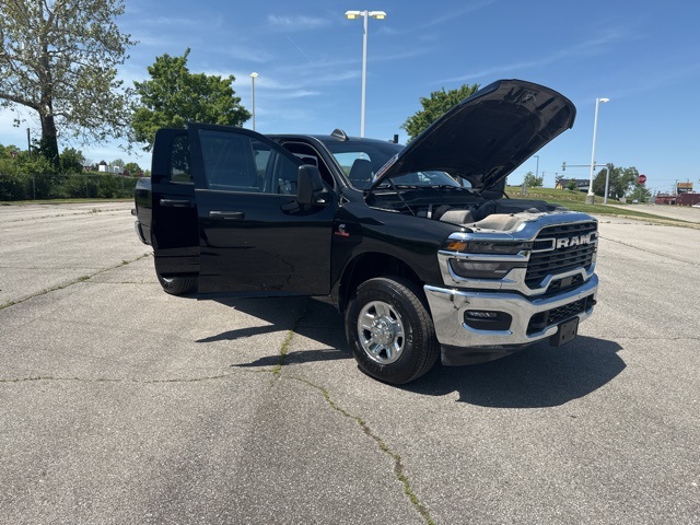 2025 Ram 3500 Tradesman photo 9