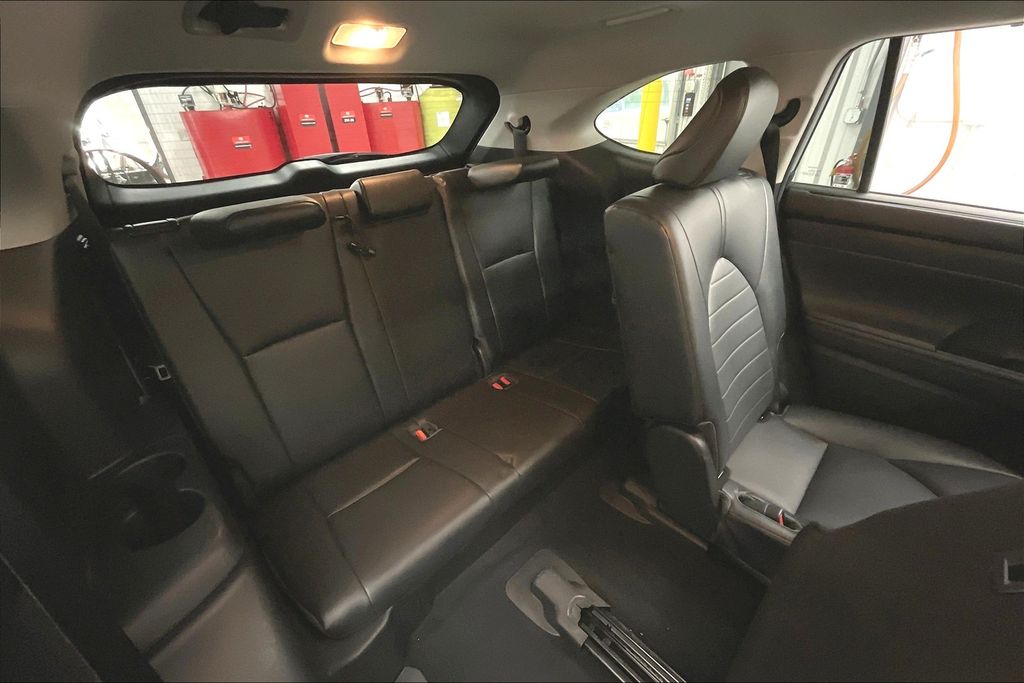 2022 Toyota Highlander Hybrid XLE photo 27