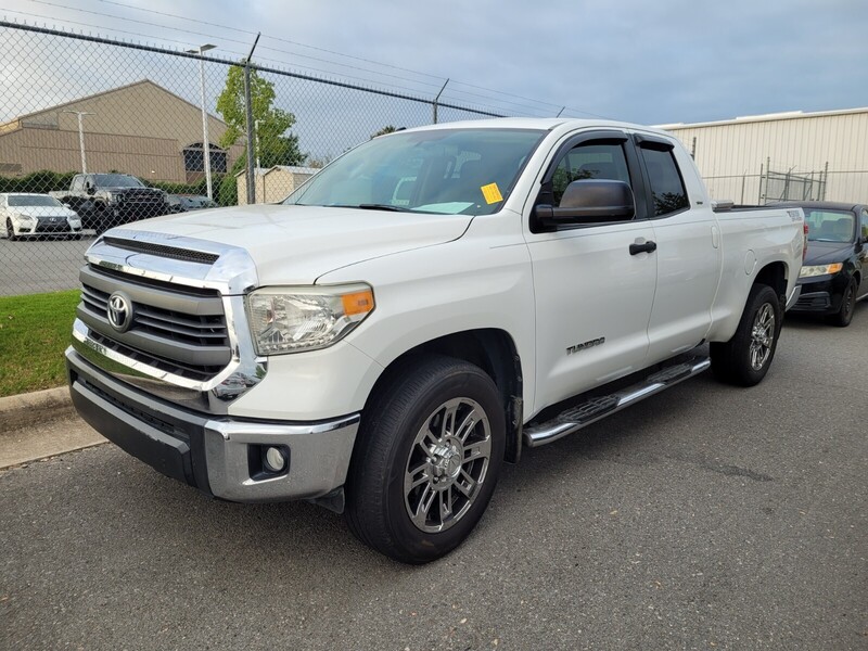 2014 Toyota Tundra Double Cab SR5 photo 2