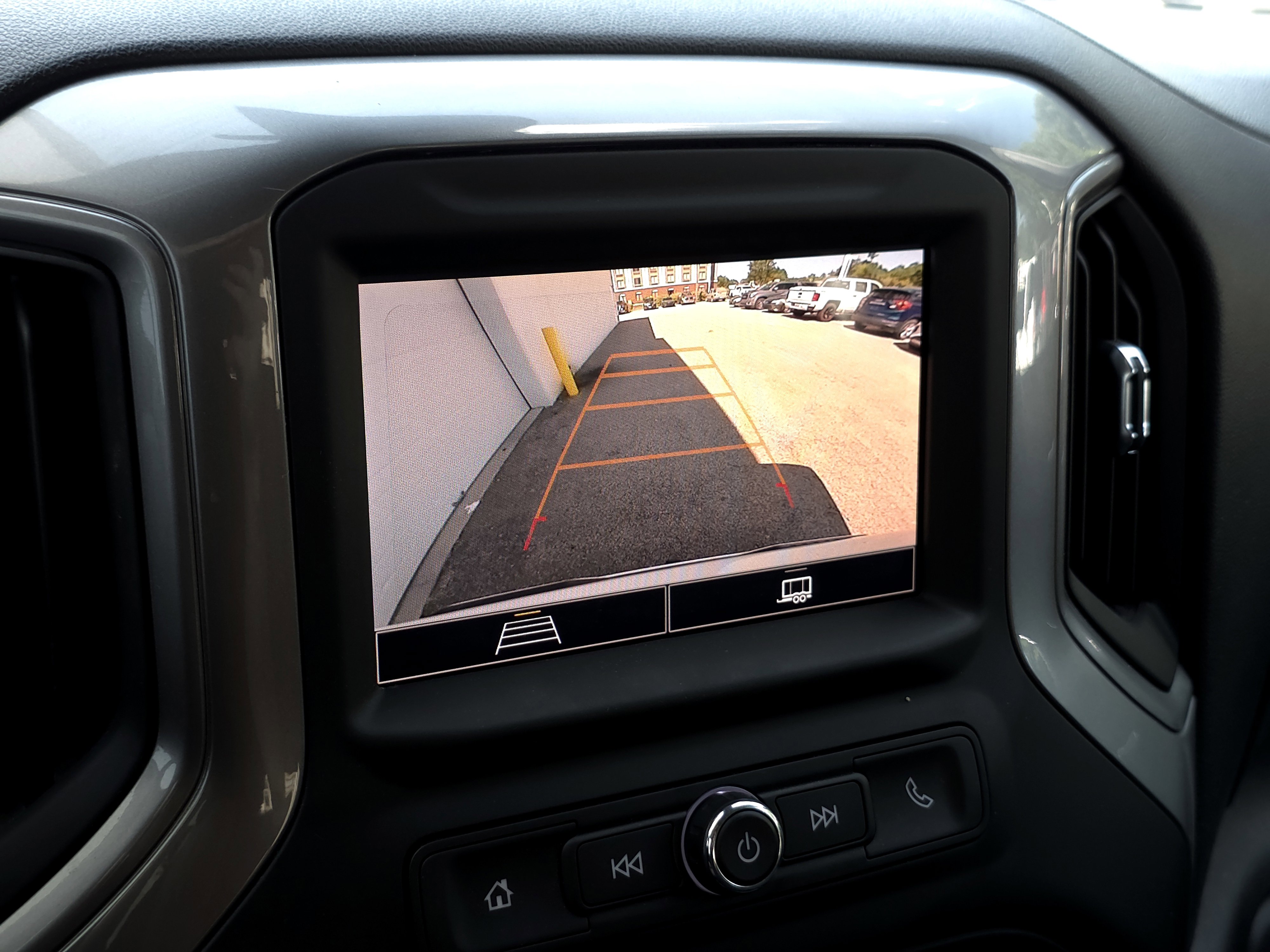 2024 Chevrolet Silverado 1500 Custom photo 8