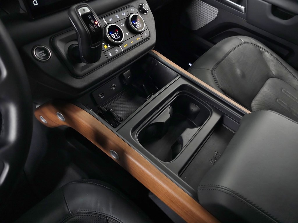 2024 LAND ROVER DEFENDER - Image 39