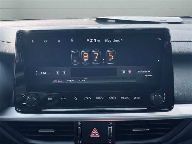 2022 Kia Forte GT-Line photo 16