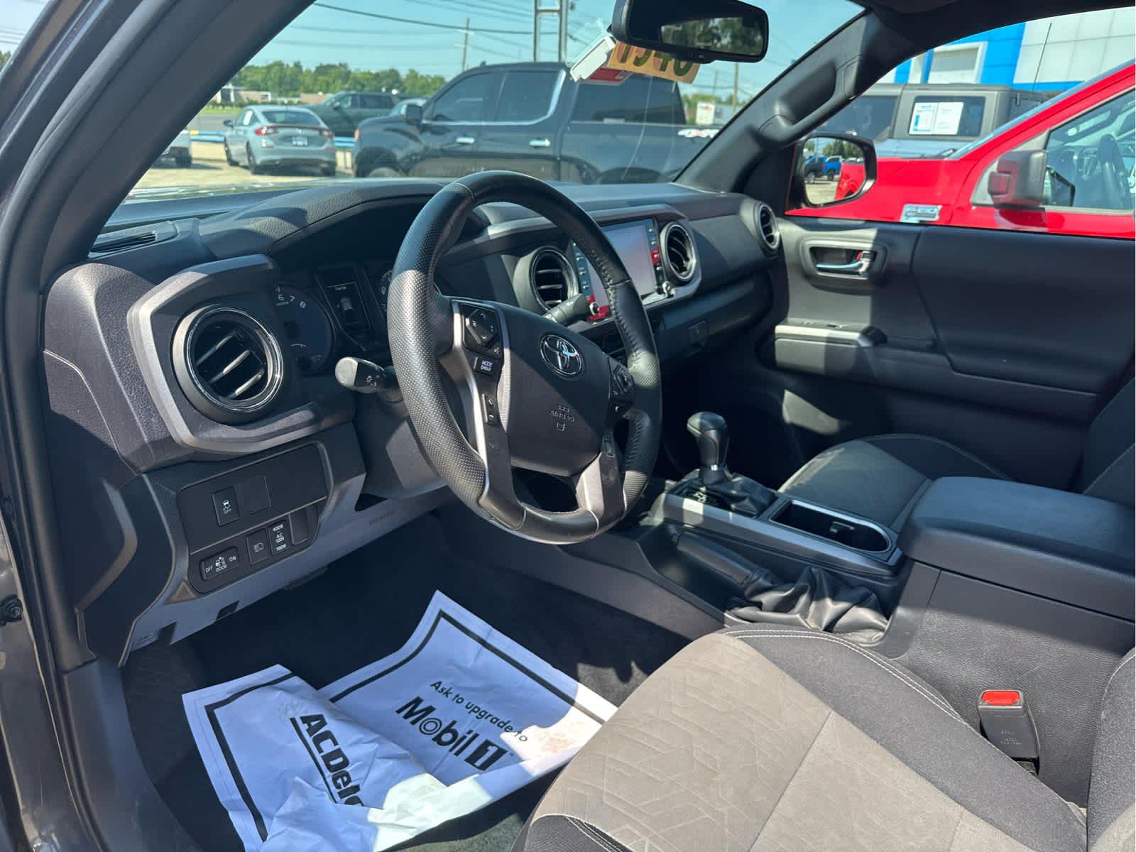2023 Toyota Tacoma TRD photo 9