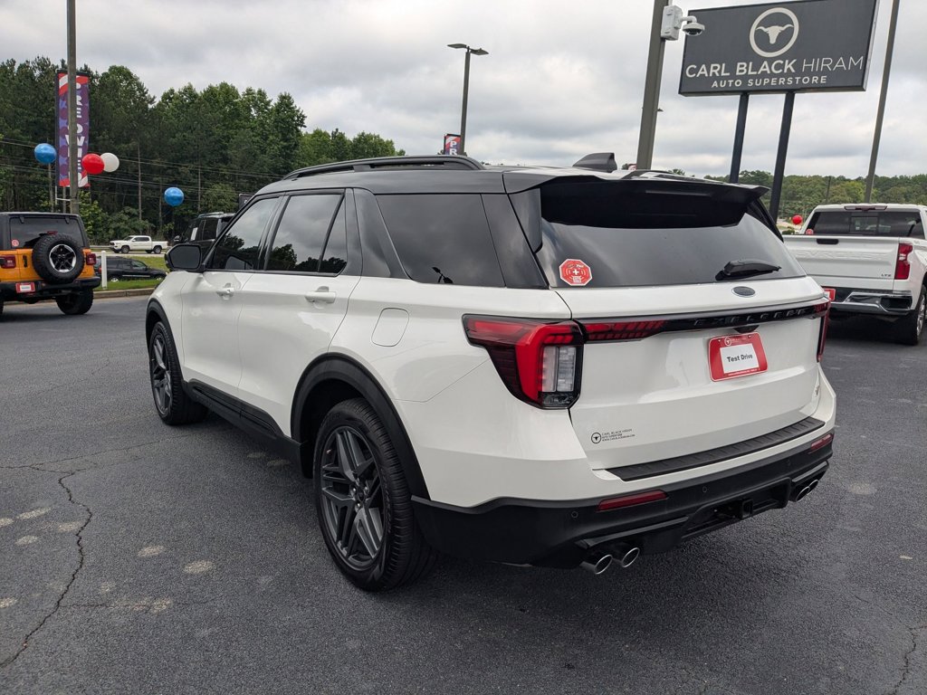 2025 Ford Explorer ST photo 6