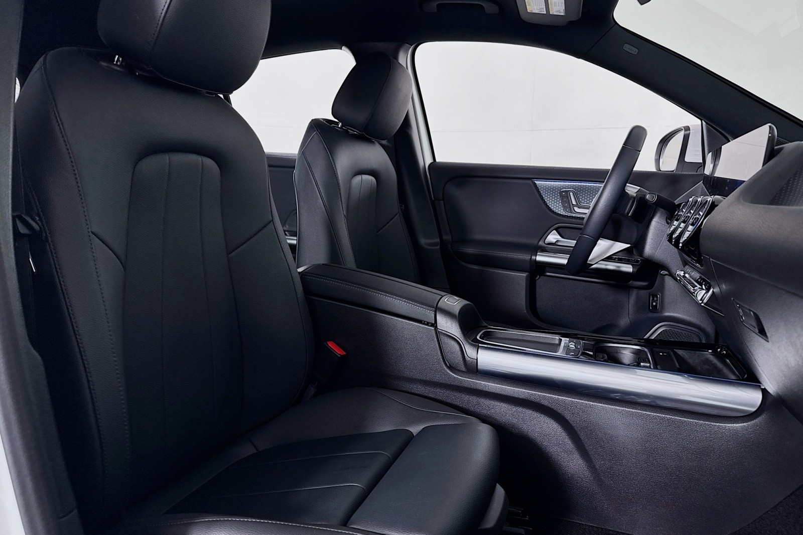 2025 Mercedes Benz GLA 250 photo 6