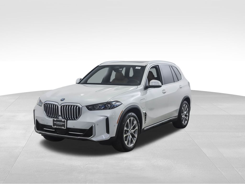 2026 BMW X5 50e's photo