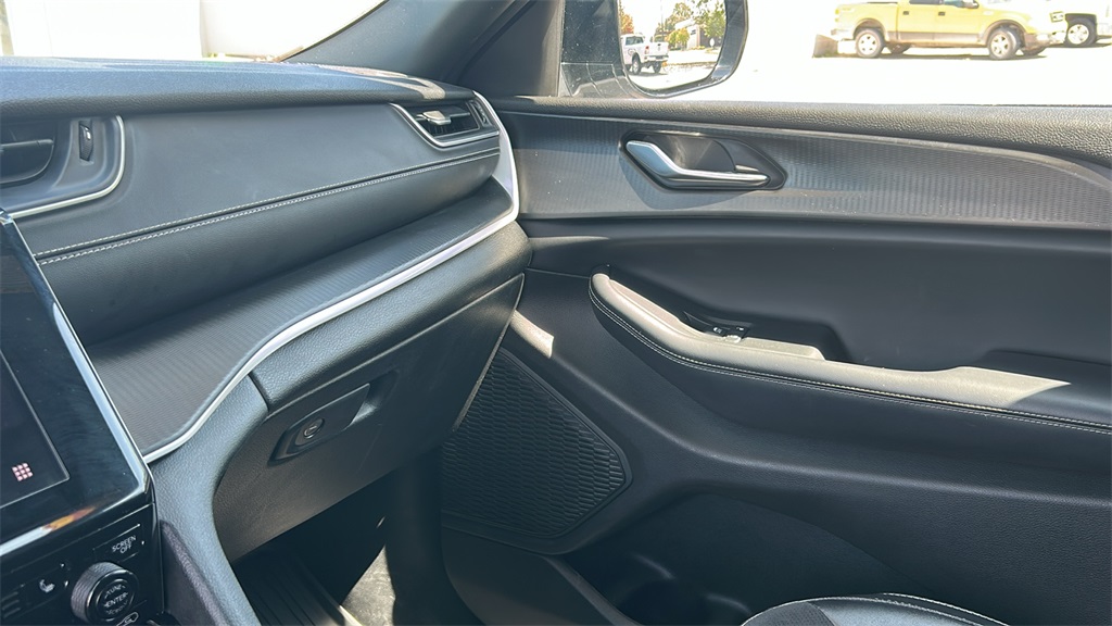 2023 Jeep Grand Cherokee Altitude photo 21