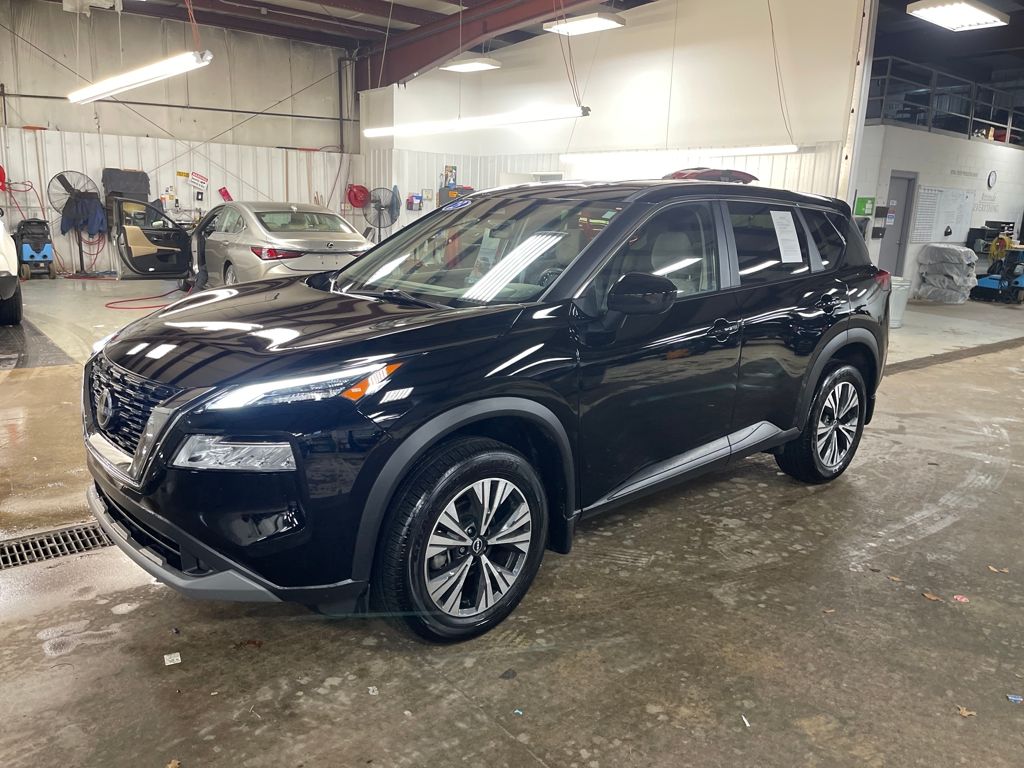 2023 Nissan Rogue SV's photo
