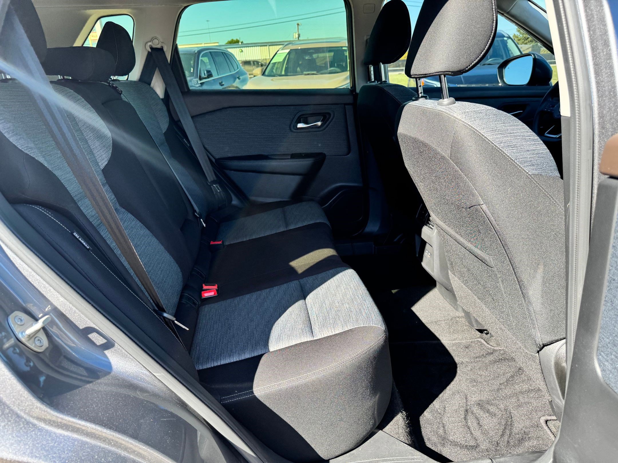 2023 Nissan Rogue SV photo 21