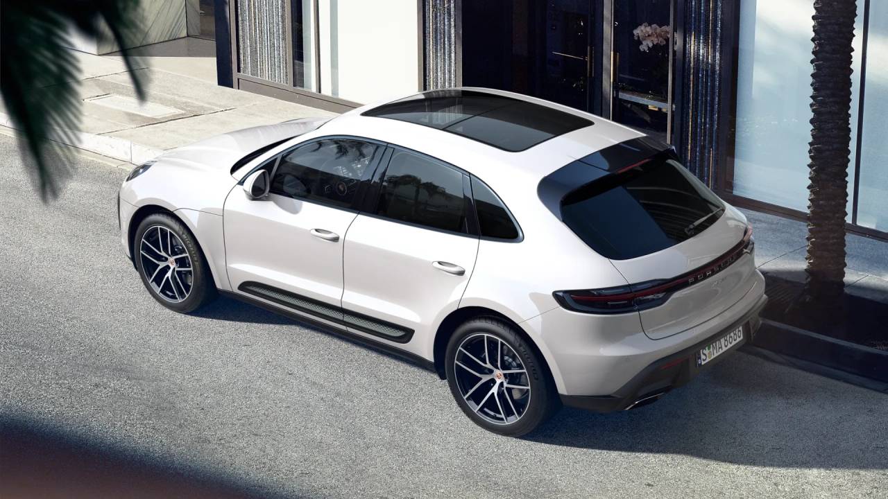 2025 Porsche Macan T photo 4