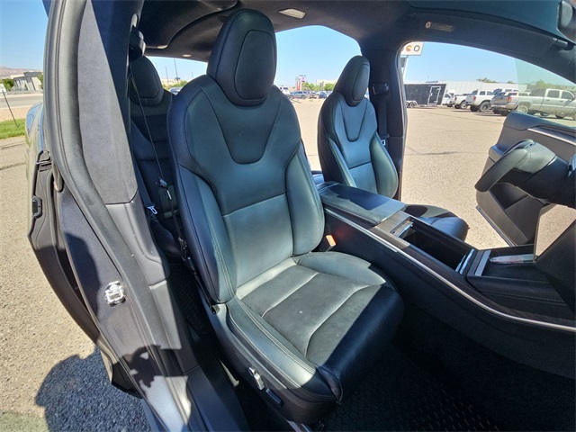 2022 Tesla Model X Plaid photo 8