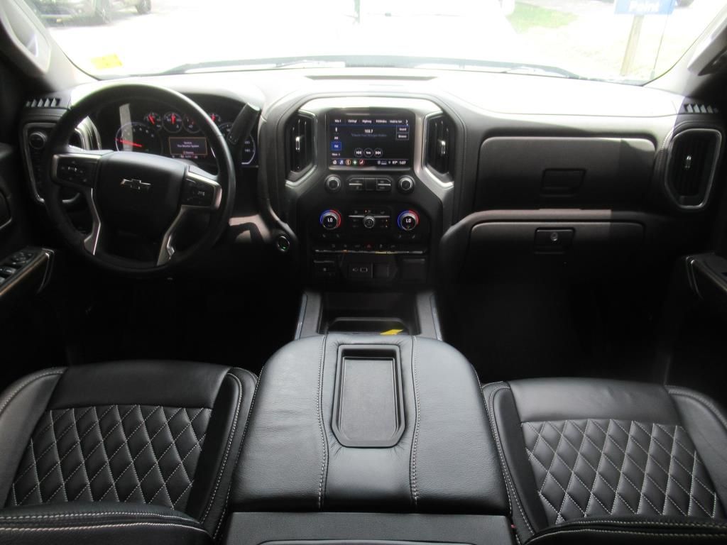 2022 Chevrolet Silverado 1500 RST photo 13