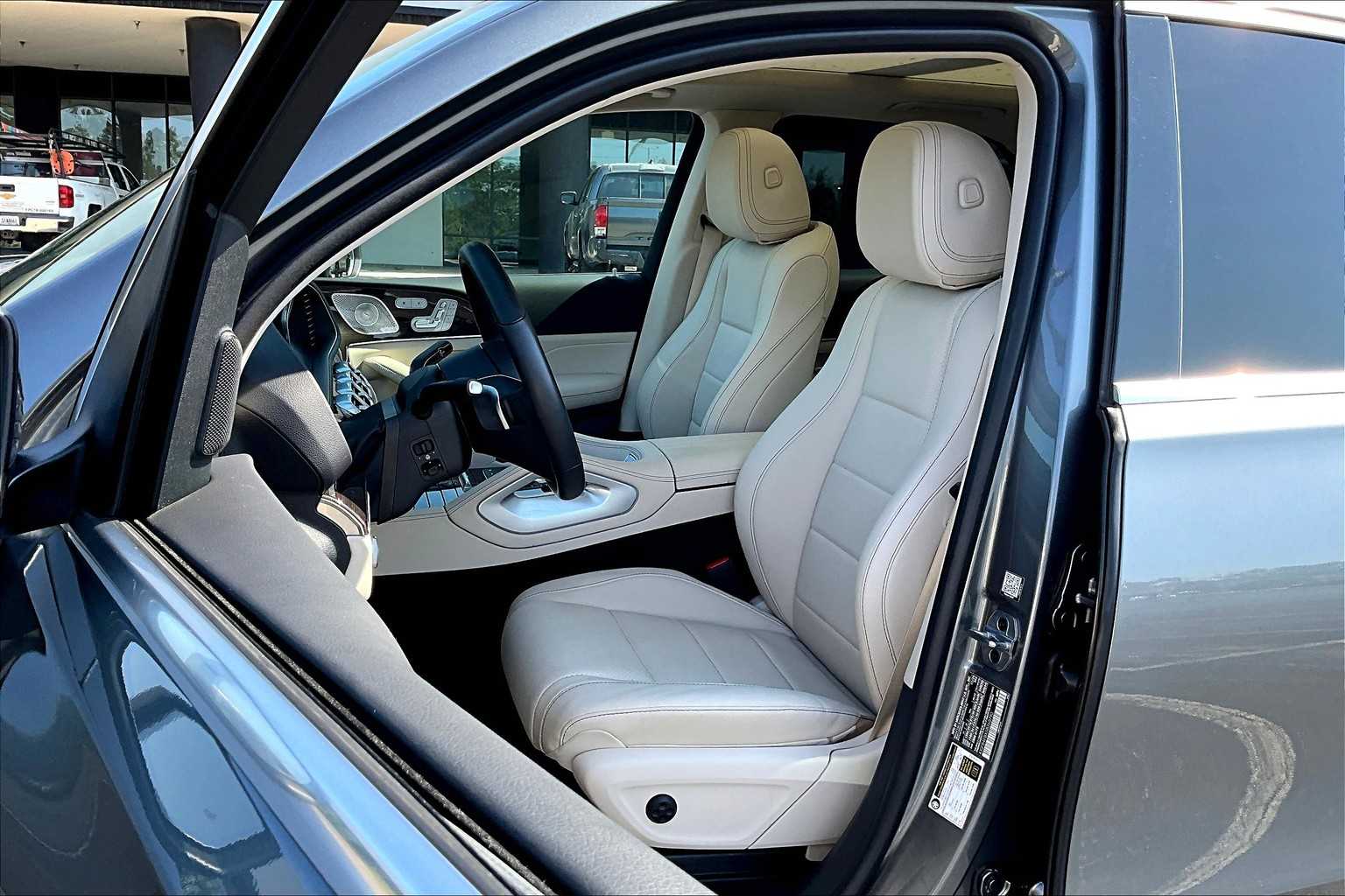2025 Mercedes Benz GLE 350 photo 4