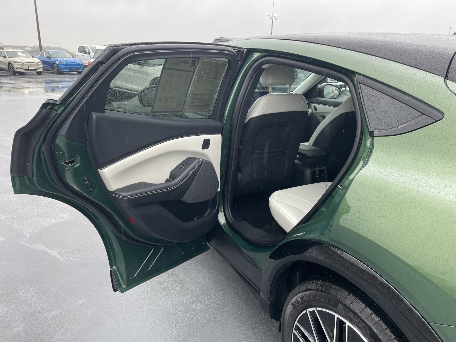 2024 Ford Mustang Mach-E Premium photo 25