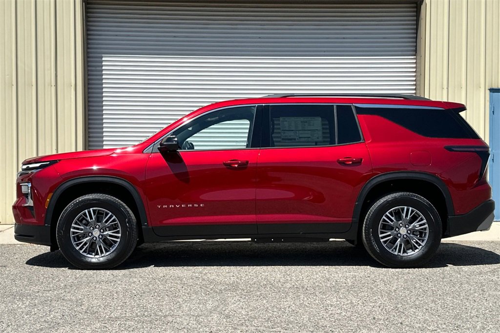 2026 Chevrolet Traverse photo 2