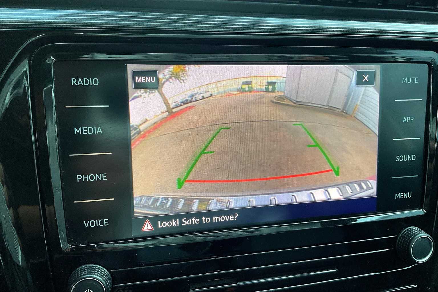 2020 Volkswagen Passat 2.0T R-Line photo 25