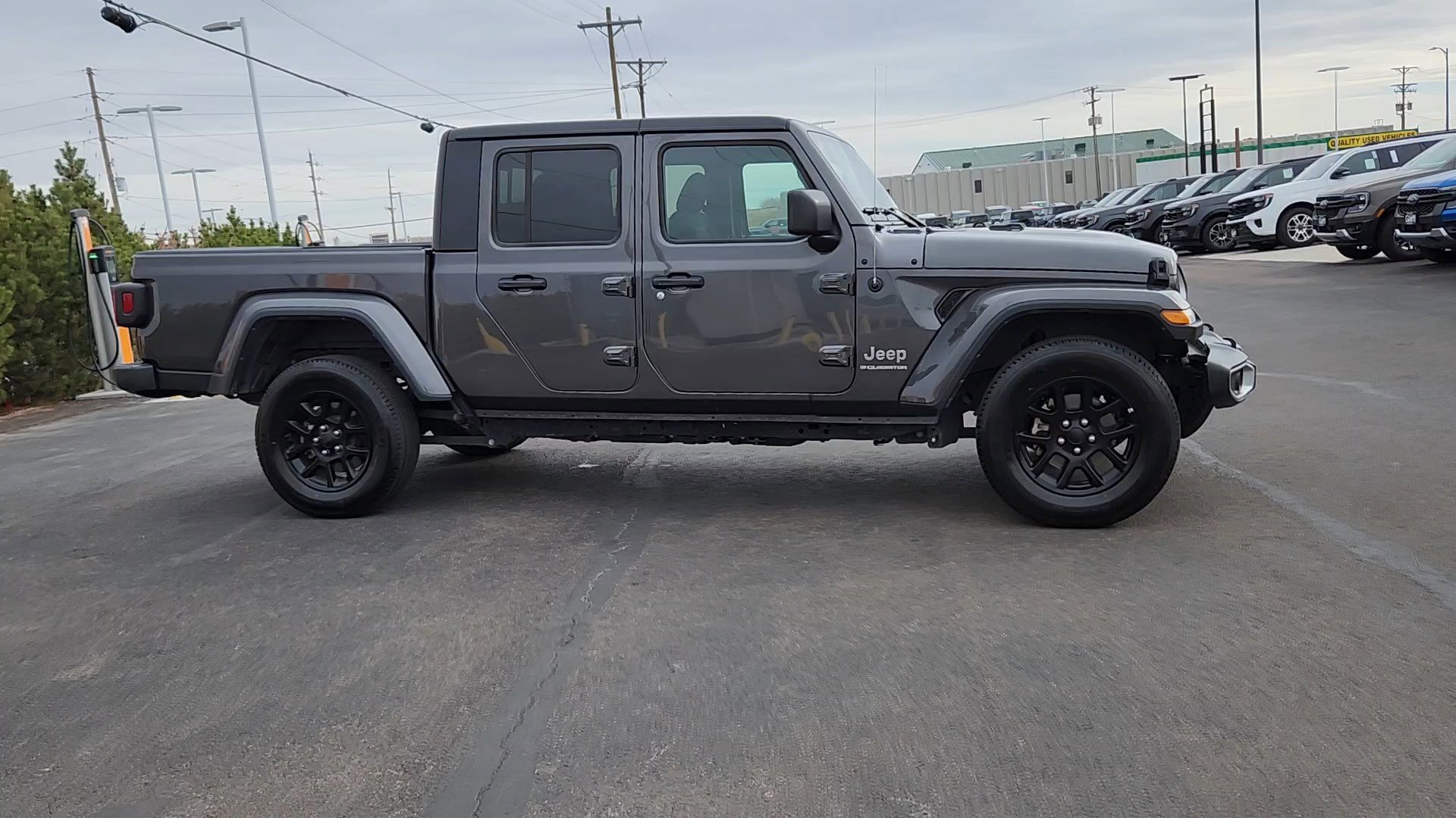 2023 Jeep Gladiator Overland photo 3