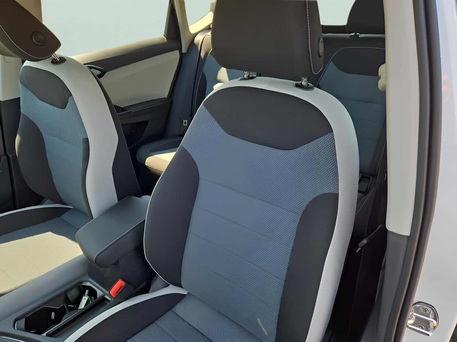 2025 Volkswagen Taos S photo 15