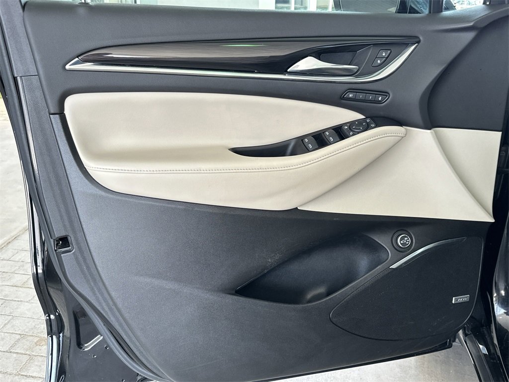 2020 Buick Enclave Premium photo 2
