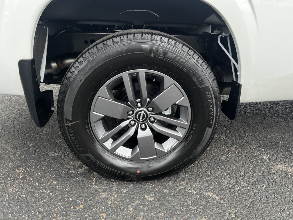 2025 Nissan Frontier SV photo 22