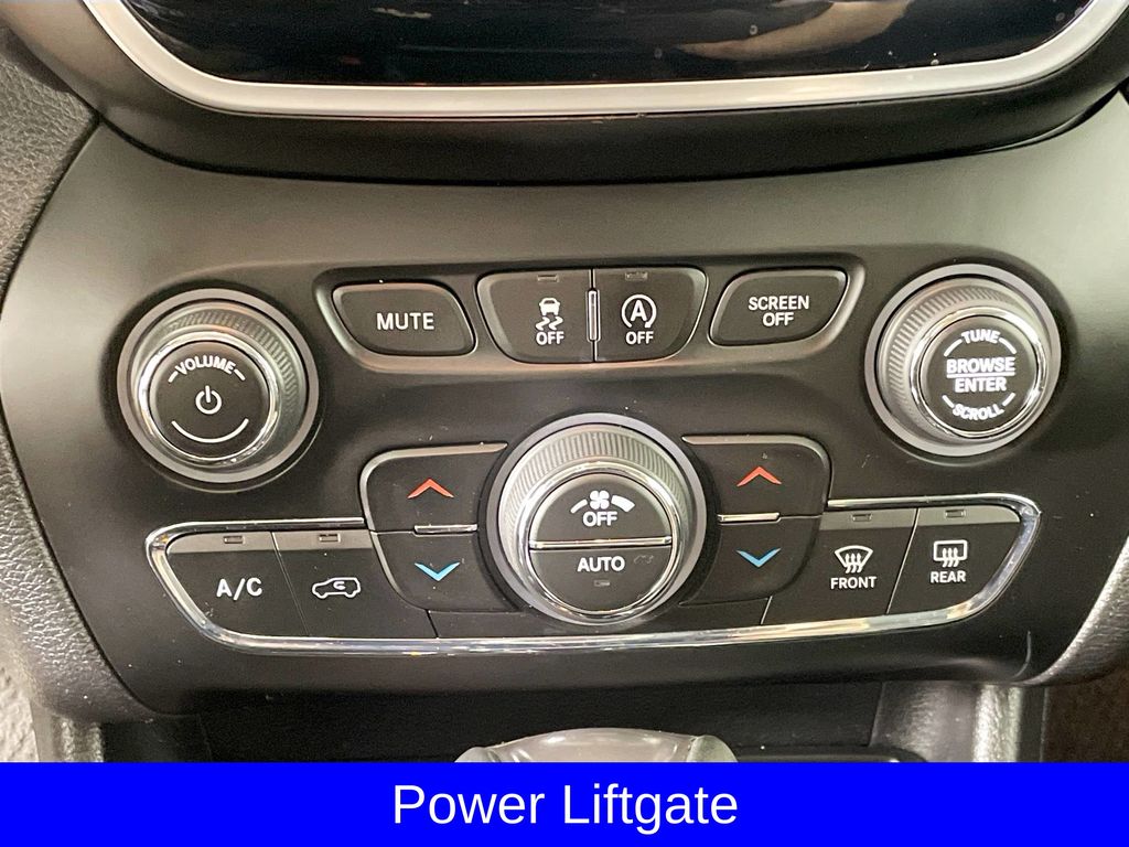 2020 Jeep Cherokee Limited photo 16