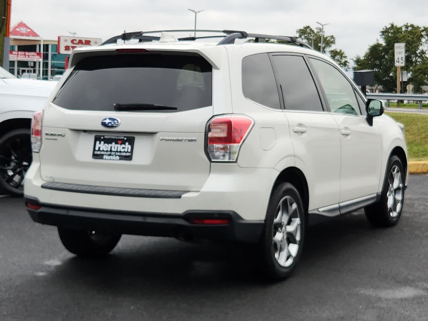 2017 Subaru Forester Touring photo 3