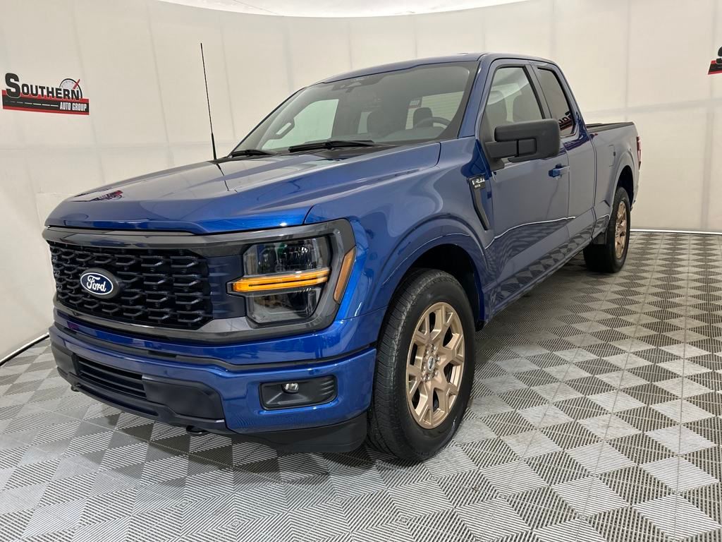 2025 Ford F-150 STX's photo
