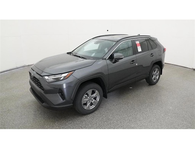 2025 Toyota RAV4 XLE's photo