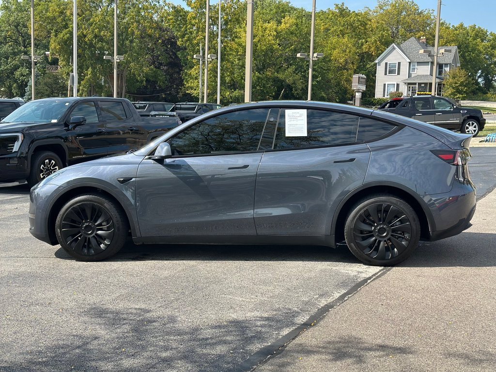 2024 Tesla Model Y Long Range photo 9